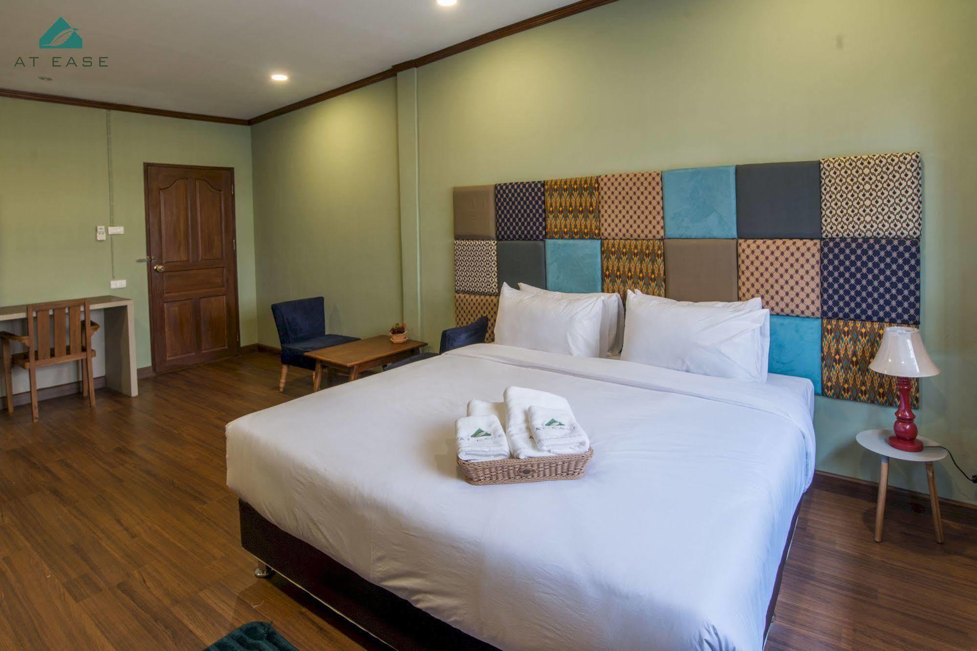 At Ease Bijou Hotel Chiang Mai Exterior photo