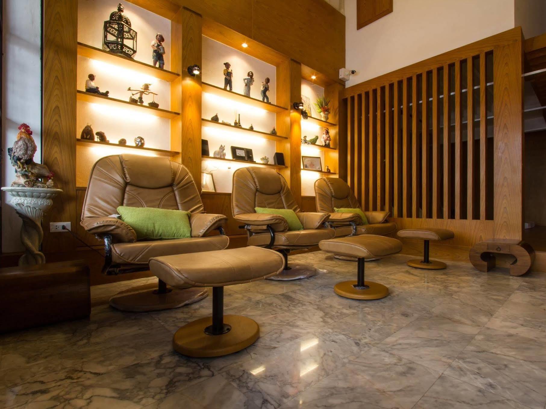 At Ease Bijou Hotel Chiang Mai Exterior photo